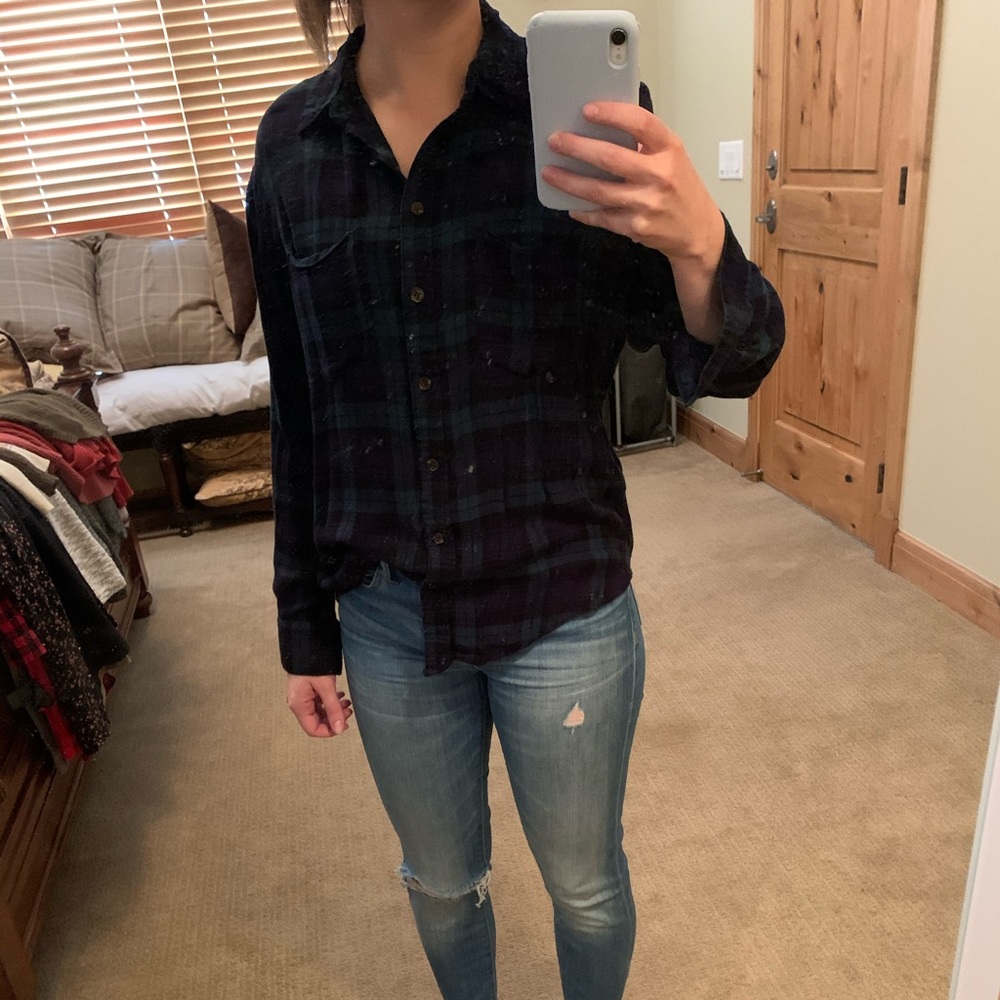 Blue and green long sleeve lightweight flannel.